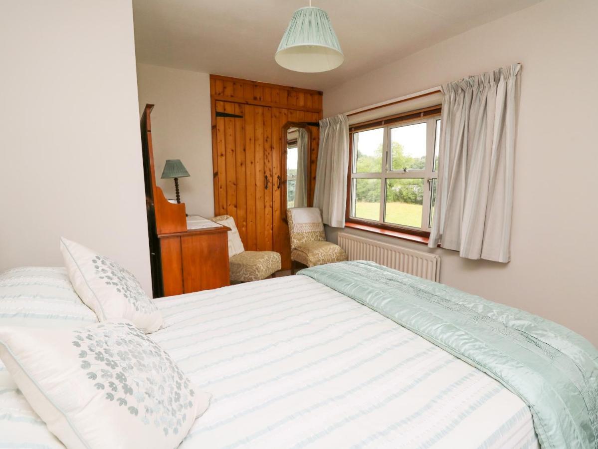 Holly Farm Cottage Newbridge on Wye Bagian luar foto