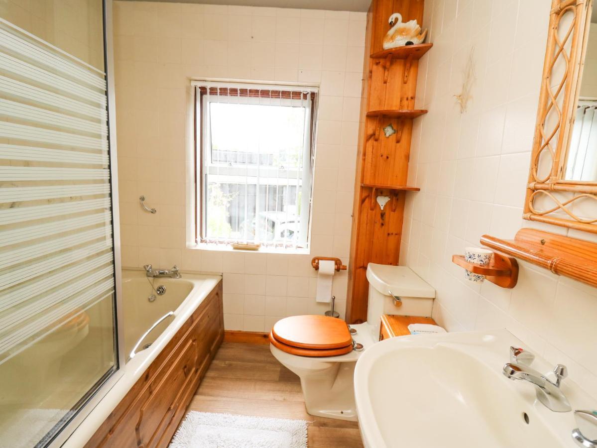 Holly Farm Cottage Newbridge on Wye Bagian luar foto