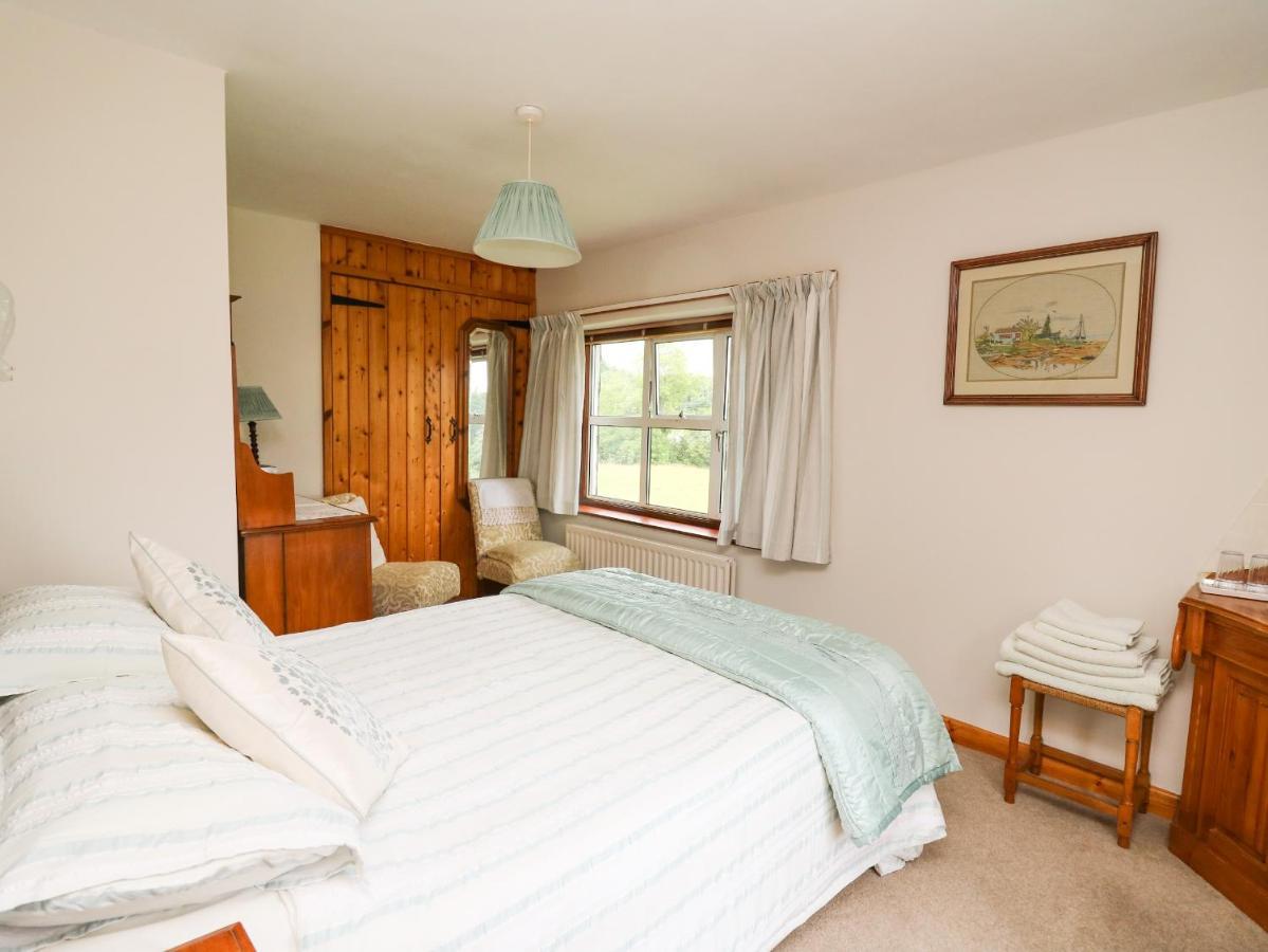 Holly Farm Cottage Newbridge on Wye Bagian luar foto