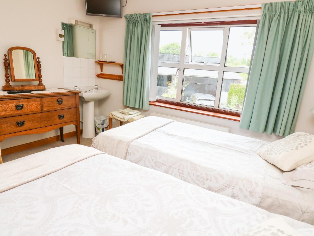 Holly Farm Cottage Newbridge on Wye Bagian luar foto